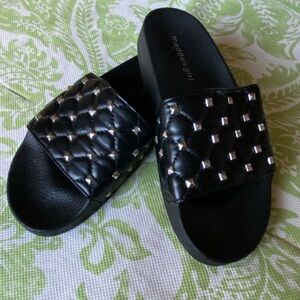 STEVE MADDEN Flashh Black Paris Silver Studded Slides Sandals Size 7